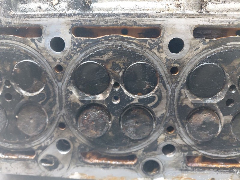 Recambio de culata para mercedes-benz sprinter (w901,w904) caja cerr. 4-t referencia OEM IAM A6110102320 A6110106620 