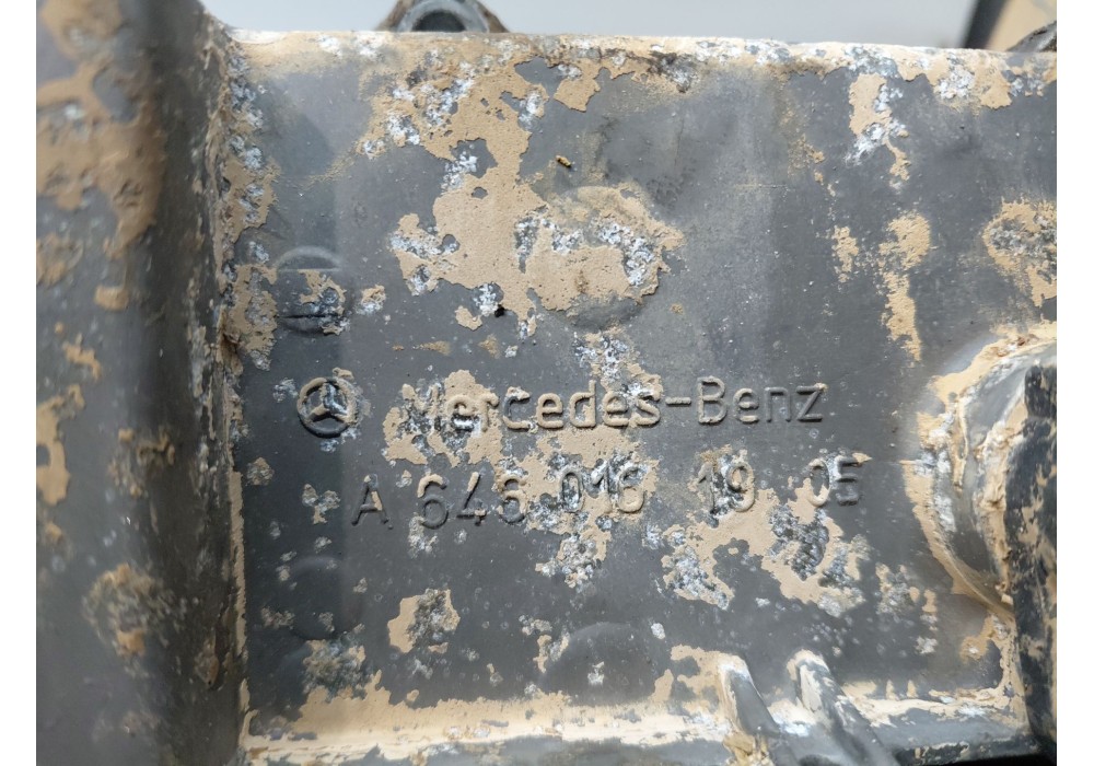 Recambio de tapa balancines para mercedes-benz sprinter (w901,w904) caja cerr. 4-t referencia OEM IAM A6460161905 A6460101930 A6