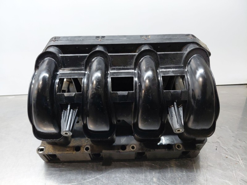 Recambio de colector admision para mercedes-benz sprinter (w901,w904) caja cerr. 4-t referencia OEM IAM A6110980507  