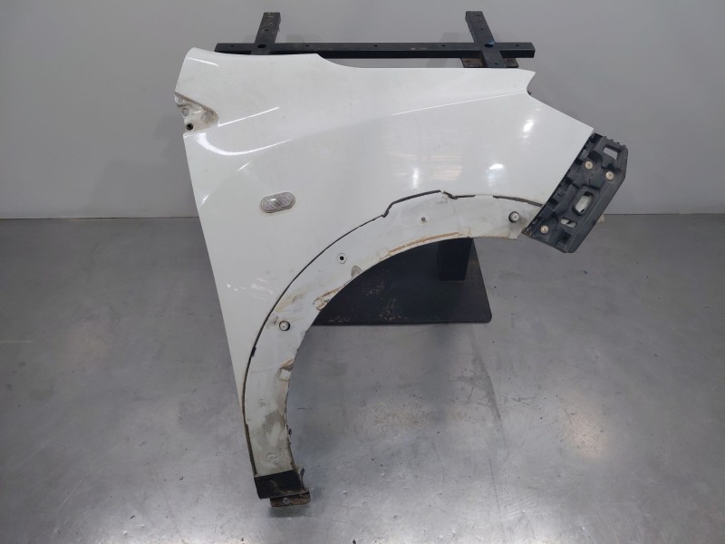 Recambio de aleta delantera derecha para dacia lodgy laureate referencia OEM IAM   