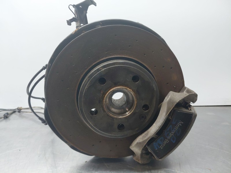 Recambio de mangueta delantera derecha para mercedes-benz clase b (w246) sport referencia OEM IAM A2463320601  