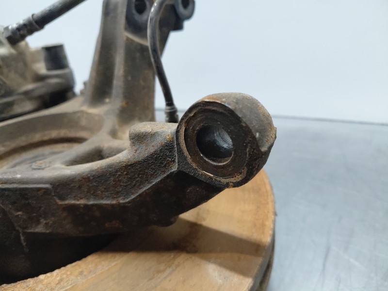 Recambio de mangueta delantera derecha para dacia lodgy laureate referencia OEM IAM 400143629R  