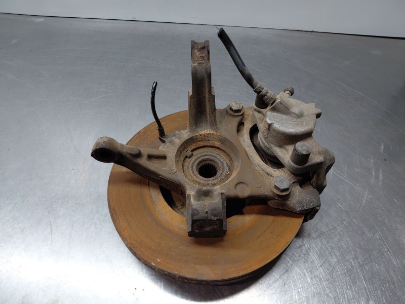 Recambio de mangueta delantera izquierda para dacia lodgy laureate referencia OEM IAM 400116210R  