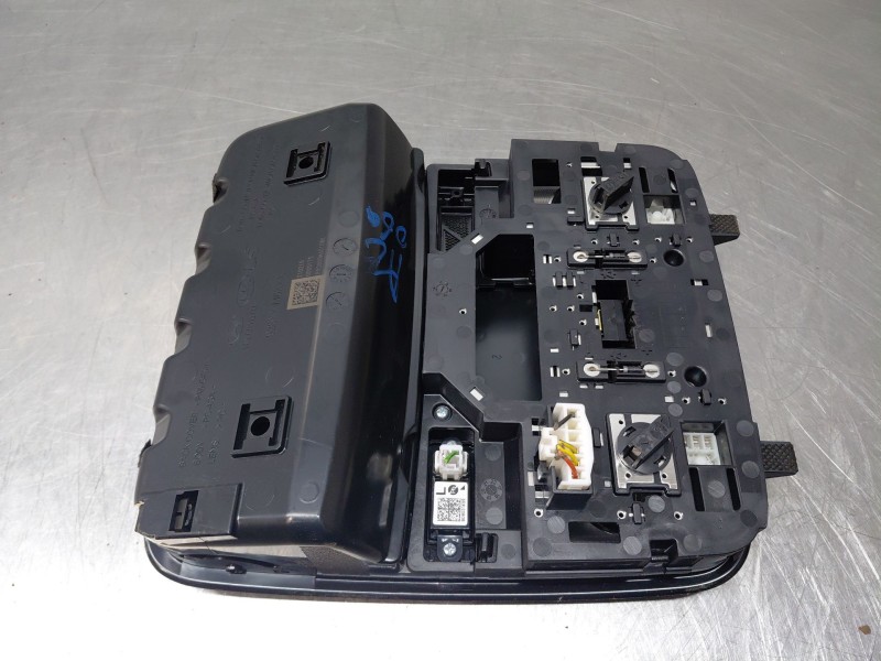 Recambio de luz interior para kia xceed tech referencia OEM IAM   