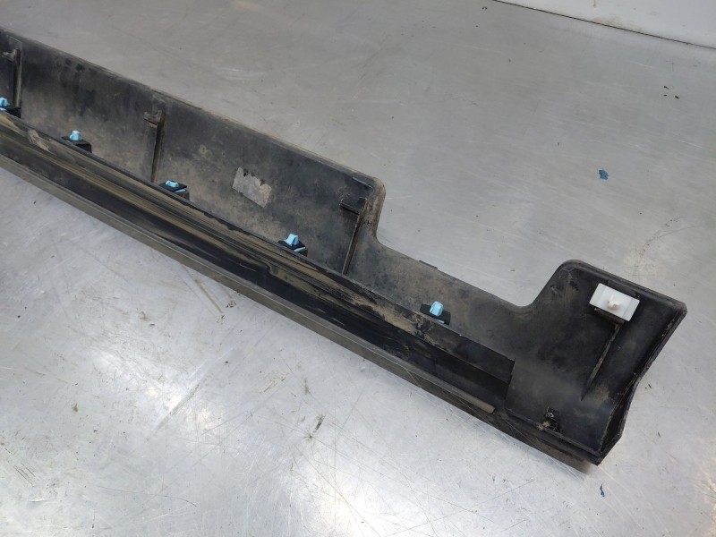 Recambio de faldon lateral para kia xceed tech referencia OEM IAM   