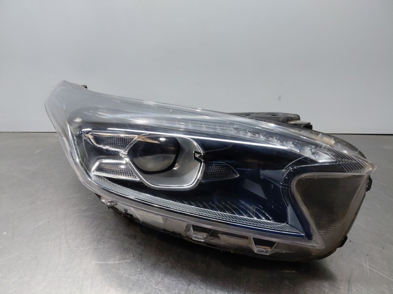 Recambio de faro derecho para kia xceed tech referencia OEM IAM   