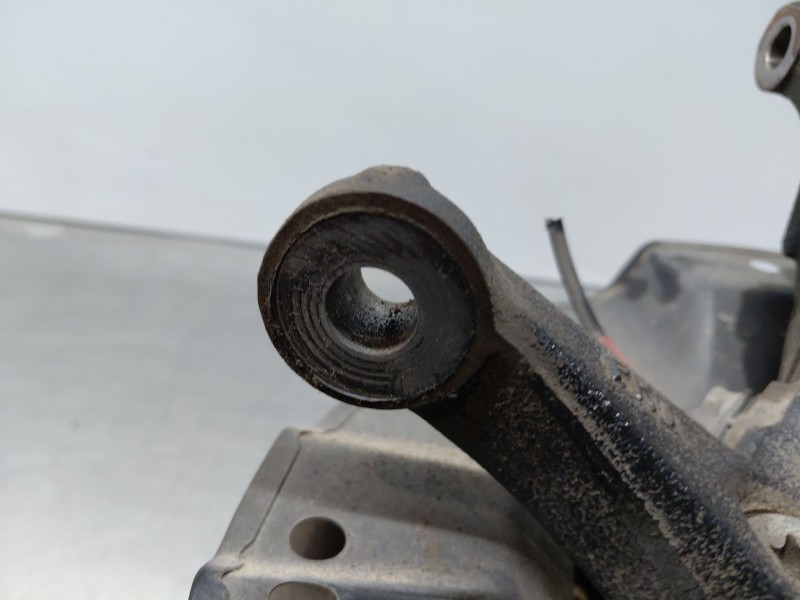 Recambio de mangueta delantera izquierda para kia xceed tech referencia OEM IAM 51715J7AA0  