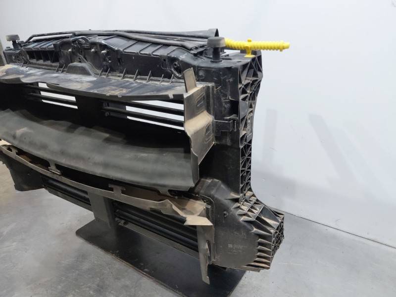 Recambio de panel frontal para ford focus st-line referencia OEM IAM 2527773  