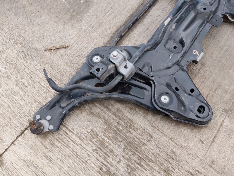 Recambio de puente delantero para peugeot 208 acces referencia OEM IAM 3502JV  