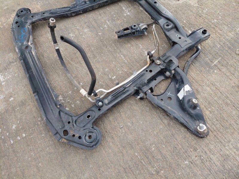 Recambio de puente delantero para dacia lodgy laureate referencia OEM IAM 544010575R 544011591R 