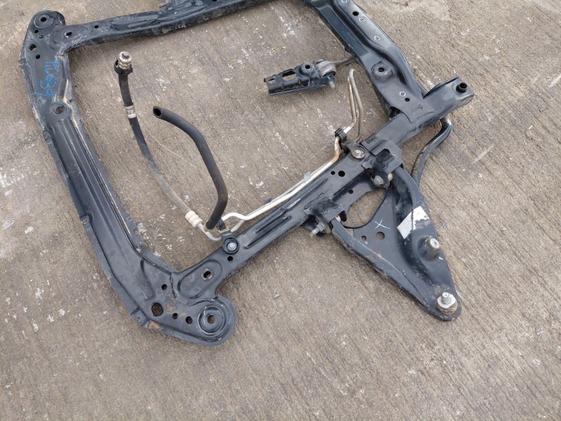 Recambio de puente delantero para dacia lodgy laureate referencia OEM IAM 544010575R 544011591R 