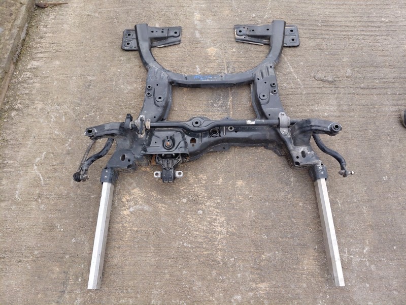 Recambio de puente delantero para mercedes-benz clase b (w246) sport referencia OEM IAM A2466200087  