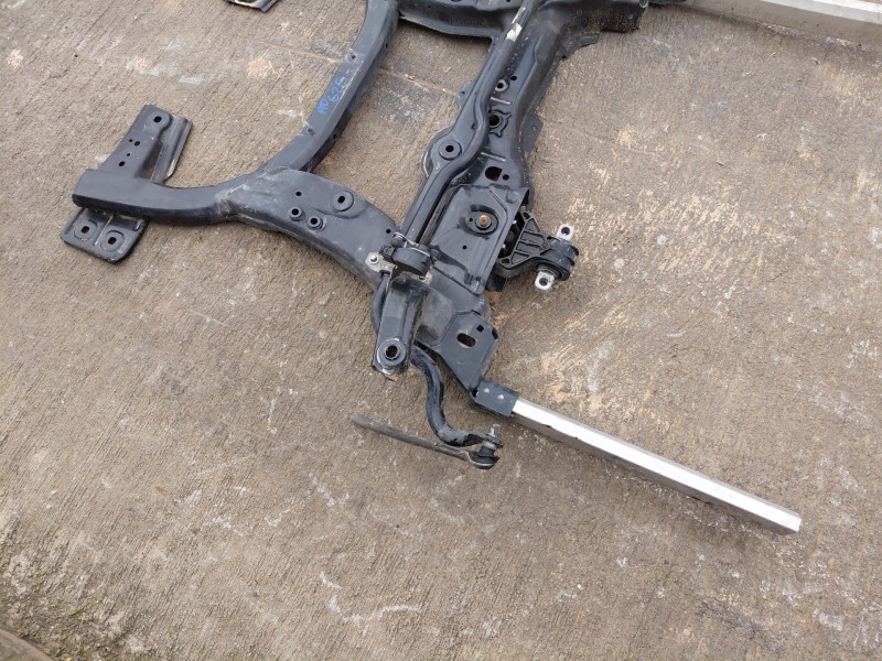 Recambio de puente delantero para mercedes-benz clase b (w246) sport referencia OEM IAM A2466200087  