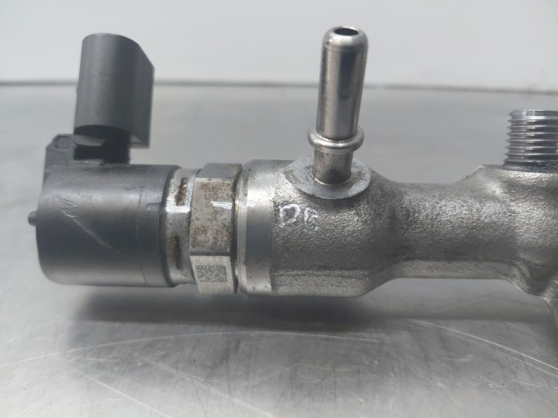 Recambio de rampa inyectora para kia ceed sportswagon hybrid referencia OEM IAM 314002U200  