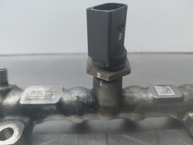 Recambio de rampa inyectora para kia ceed sportswagon hybrid referencia OEM IAM 314002U200  