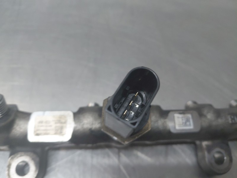 Recambio de rampa inyectora para kia ceed sportswagon hybrid referencia OEM IAM 314002U200  