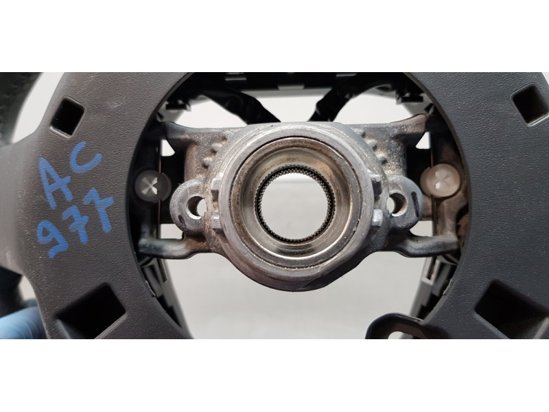 Recambio de volante para toyota corolla (e21) hybrid active referencia OEM IAM 4510202800C0 451000Z220 