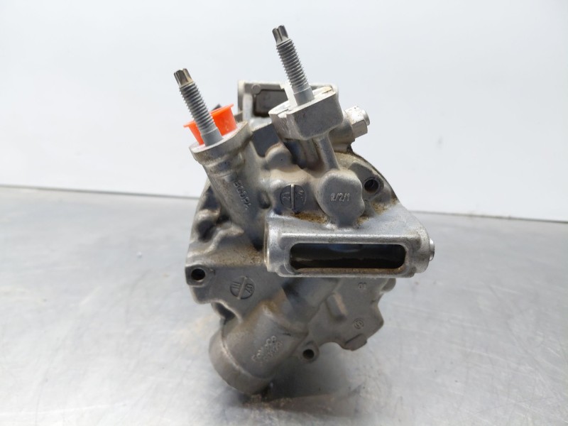 Recambio de compresor aire acondicionado para ford focus st-line referencia OEM IAM 2634805  
