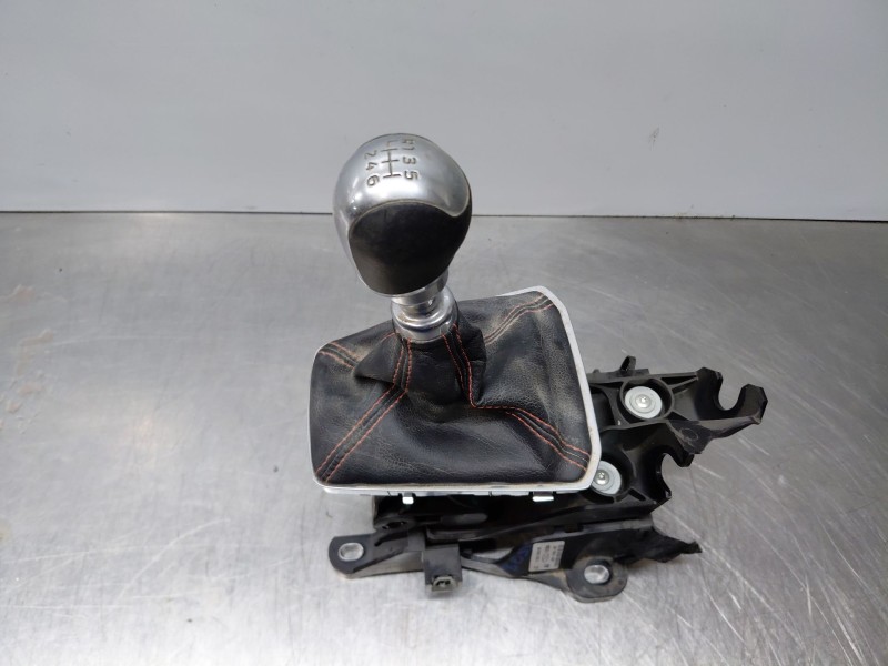 Recambio de pomo palanca cambio para ford focus st-line referencia OEM IAM 2549966 JX6R7C453CPC 