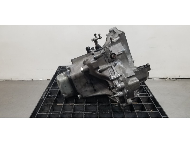 Recambio de caja cambios para peugeot bipper 1.4 hdi referencia OEM IAM 20CQ84  