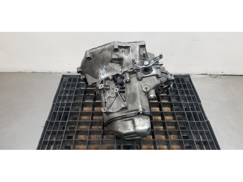 Recambio de caja cambios para peugeot bipper 1.4 hdi referencia OEM IAM 20CQ84  