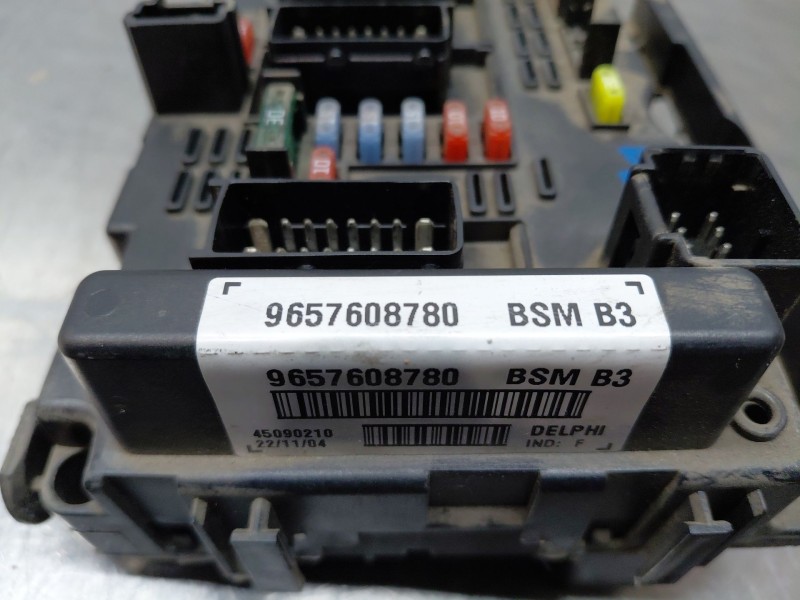 Recambio de caja reles / fusibles para peugeot 307 sw (3h) 1.6 hdi 110 referencia OEM IAM 9657608780  