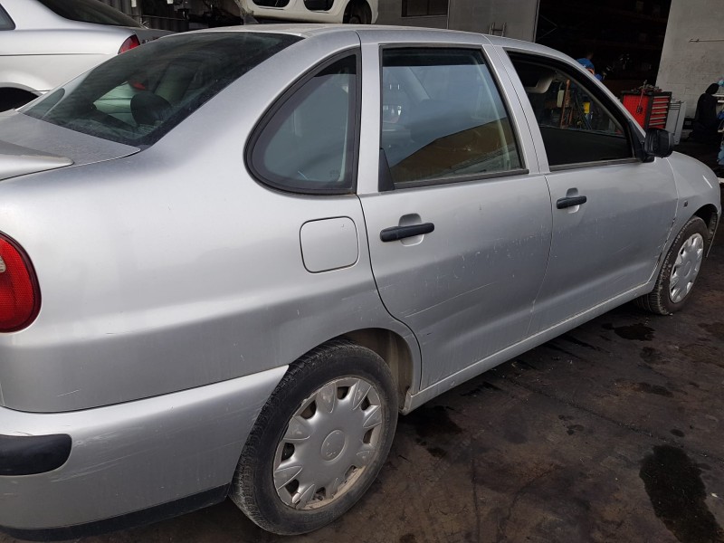 seat cordoba berlina (6k2) del año 2001