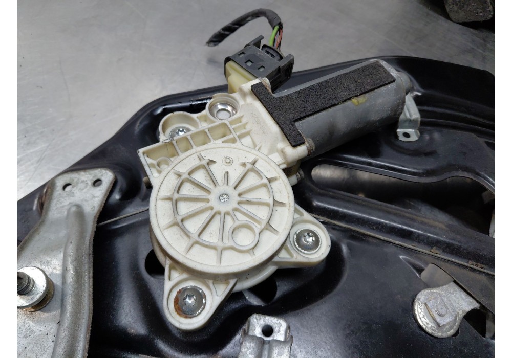 Recambio de elevalunas trasero derecho para mercedes-benz clk (c209) clk 270 cdi (209.316) referencia OEM IAM A2096700203  