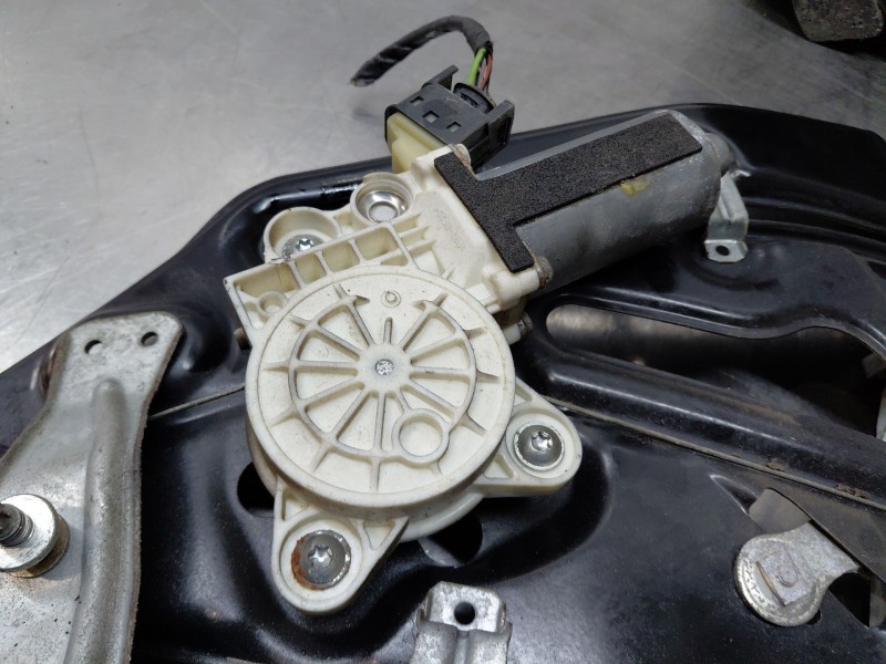 Recambio de elevalunas trasero derecho para mercedes-benz clk (c209) clk 270 cdi (209.316) referencia OEM IAM A2096700203  