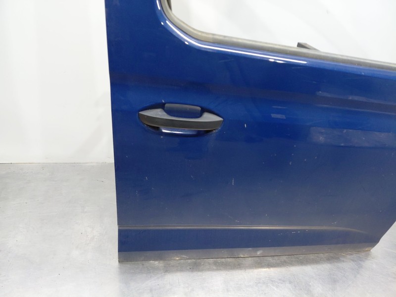 Recambio de puerta delantera derecha para volkswagen caddy v cargo referencia OEM IAM   