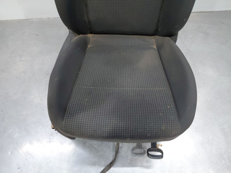 Recambio de asiento delantero derecho para volkswagen caddy v cargo referencia OEM IAM   