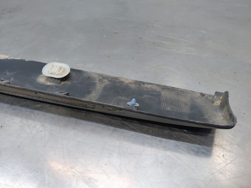 Recambio de faldon lateral para peugeot 3008 style referencia OEM IAM 7009P9  