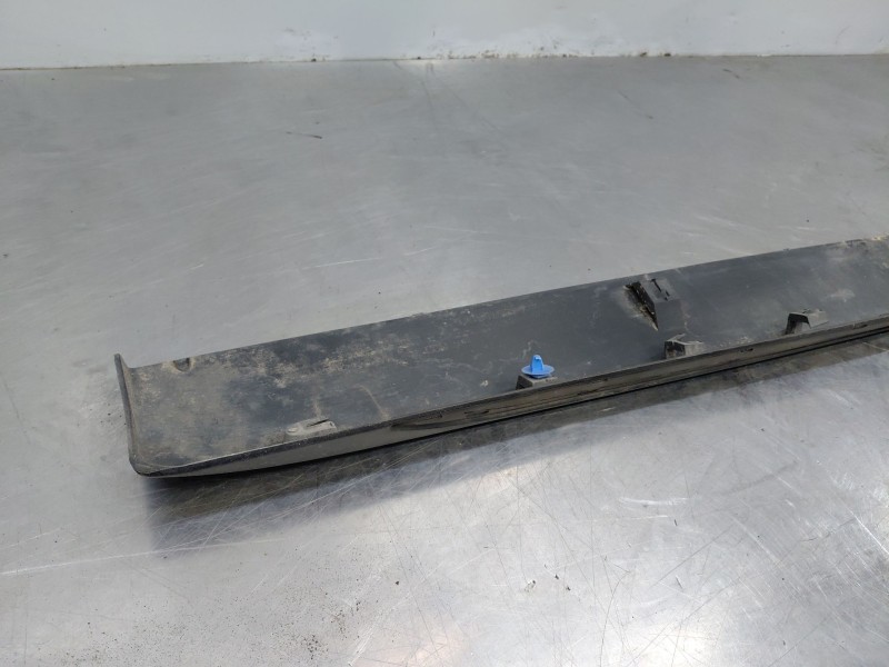 Recambio de faldon lateral para peugeot 3008 style referencia OEM IAM 7009P9  