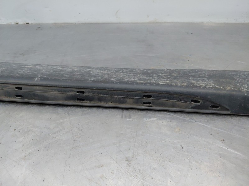 Recambio de faldon lateral para peugeot 3008 style referencia OEM IAM 7009P9  