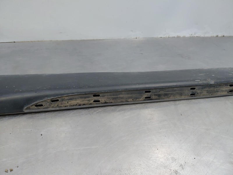 Recambio de faldon lateral para peugeot 3008 style referencia OEM IAM 7009P9  