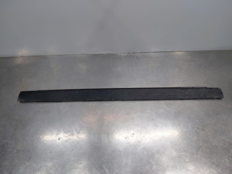 Recambio de faldon lateral para peugeot 3008 style referencia OEM IAM 7010Y8  