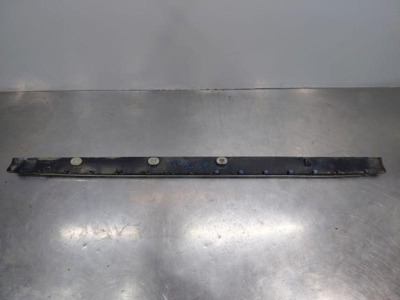 Recambio de faldon lateral para peugeot 3008 style referencia OEM IAM 7010Y8  