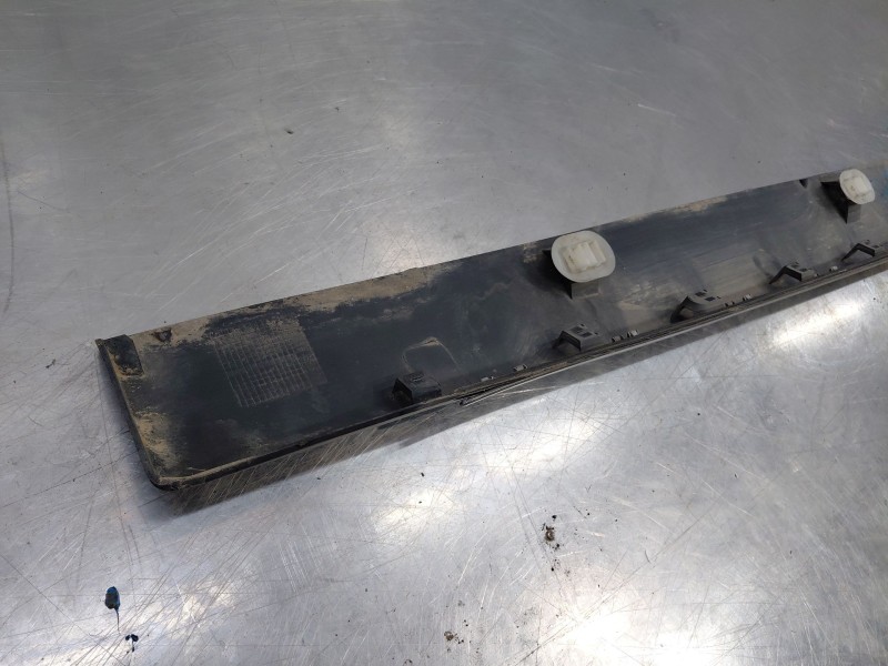 Recambio de faldon lateral para peugeot 3008 style referencia OEM IAM 7010Y8  