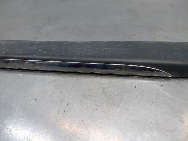 Recambio de faldon lateral para peugeot 3008 style referencia OEM IAM 7010Y8  