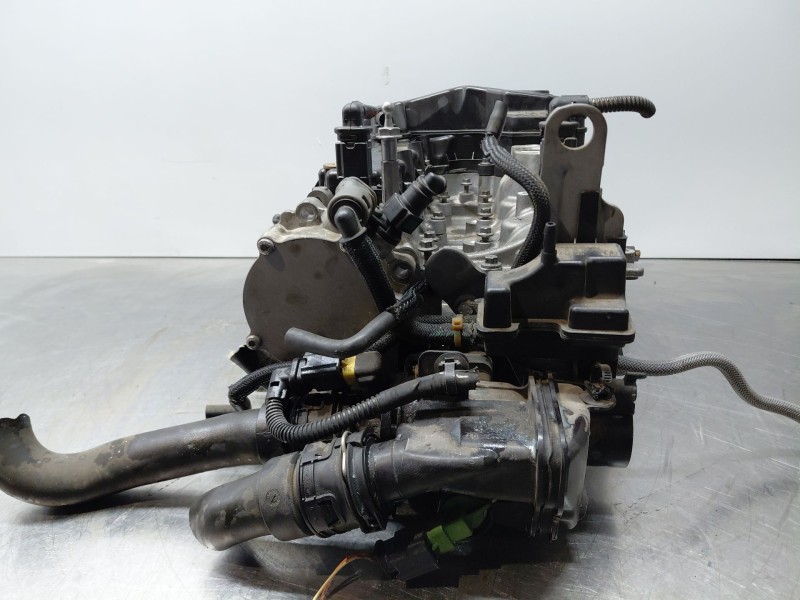 Recambio de culata para peugeot 3008 style referencia OEM IAM 1610759680  