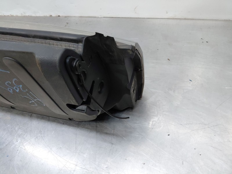 Recambio de porton trasero para peugeot 3008 style referencia OEM IAM 1611893080  