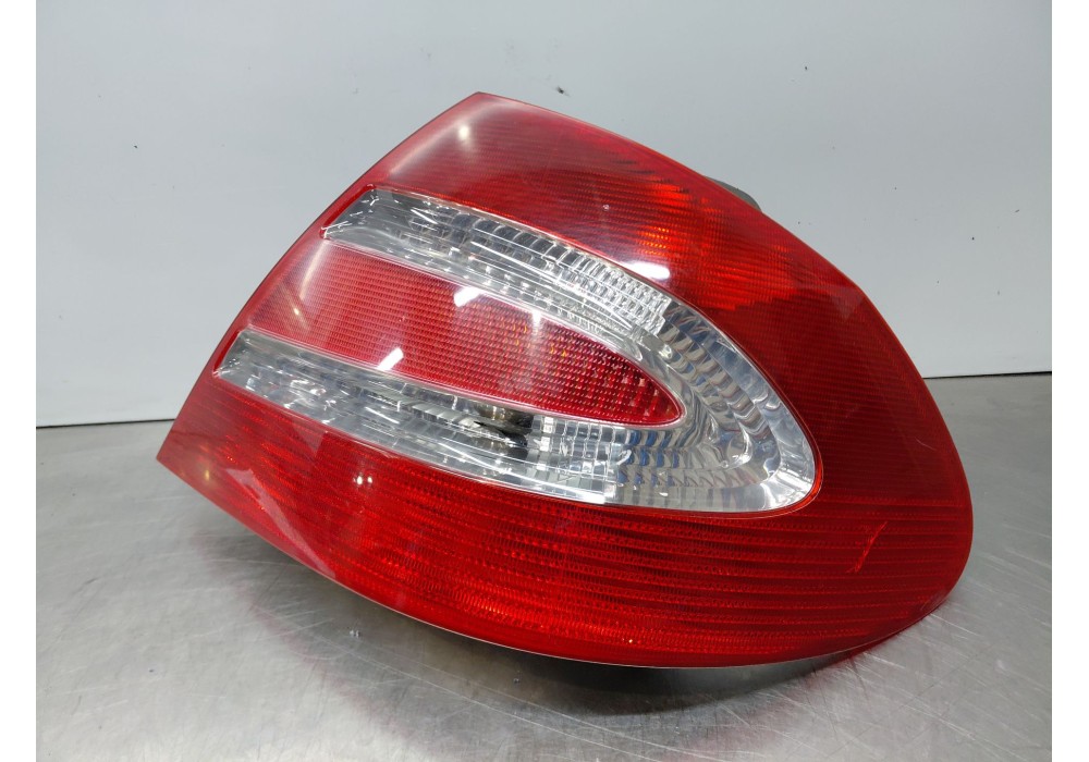 Recambio de piloto trasero derecho para mercedes-benz clk (c209) clk 270 cdi (209.316) referencia OEM IAM A2098200264  