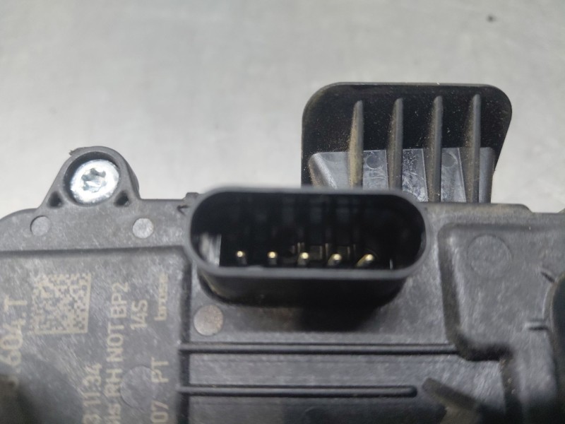 Recambio de cerradura puerta lateral derecha para volkswagen caddy v cargo referencia OEM IAM 7LA843604T  