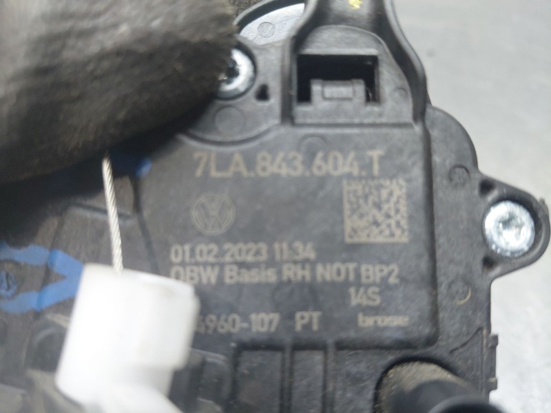 Recambio de cerradura puerta lateral derecha para volkswagen caddy v cargo referencia OEM IAM 7LA843604T  
