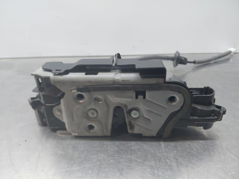 Recambio de cerradura puerta delantera derecha para volkswagen caddy v cargo referencia OEM IAM 5TB837015E  