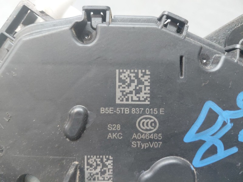 Recambio de cerradura puerta delantera derecha para volkswagen caddy v cargo referencia OEM IAM 5TB837015E  