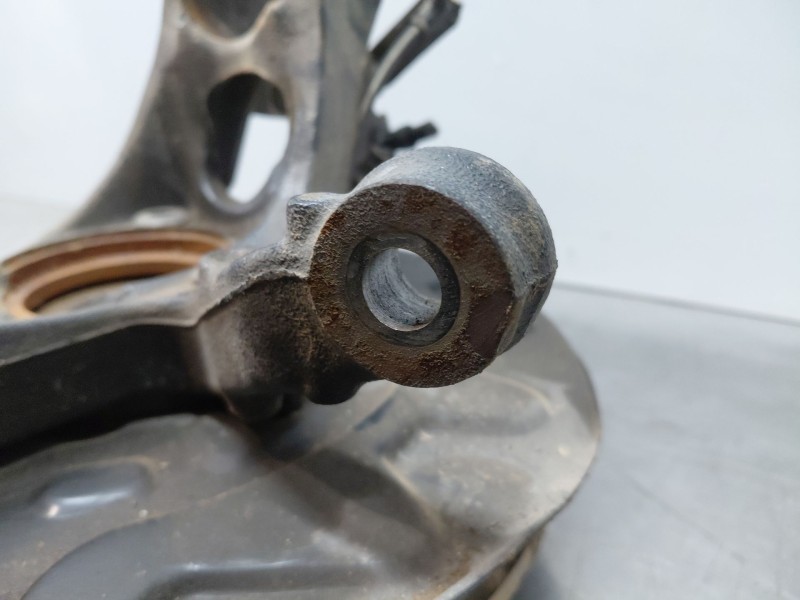 Recambio de mangueta delantera derecha para volkswagen caddy v cargo referencia OEM IAM 5R3407256A  