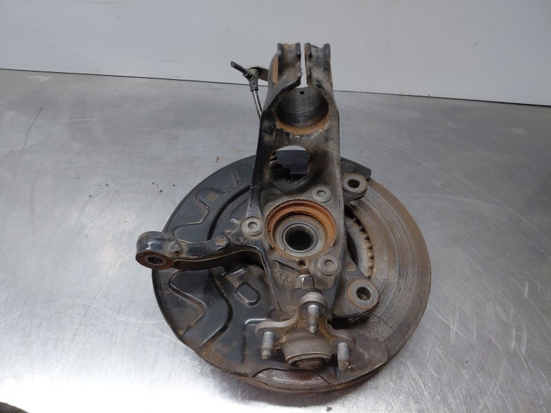 Recambio de mangueta delantera izquierda para volkswagen caddy v cargo referencia OEM IAM 5R3407255A  