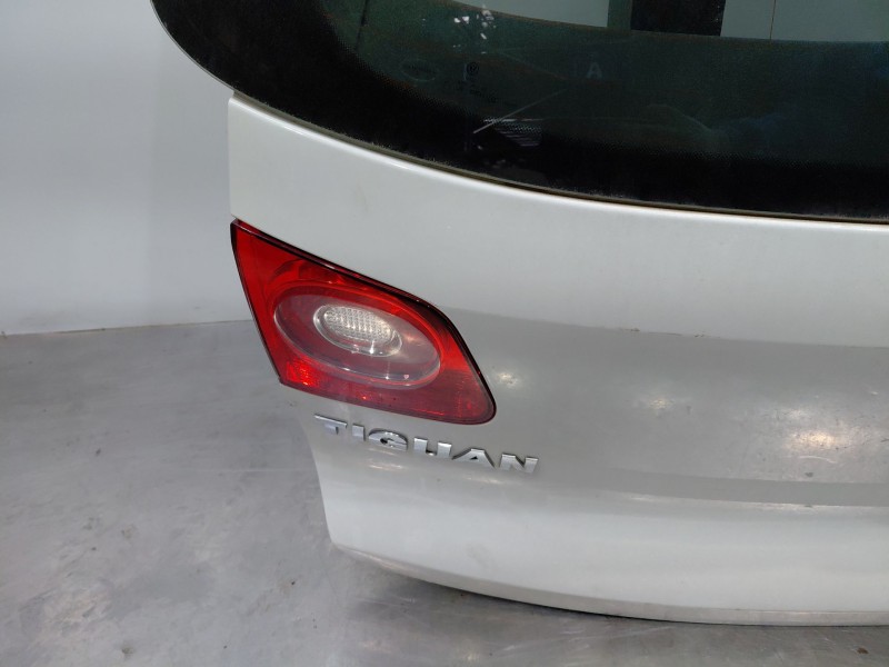 Recambio de porton trasero para volkswagen tiguan (5n1) advance referencia OEM IAM 5N0827025G  