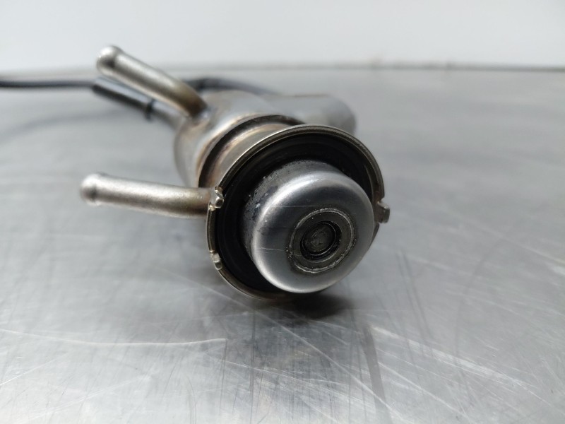 Recambio de inyector para volkswagen caddy v cargo referencia OEM IAM 5L131113D  